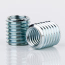 Gewindeeinsatz/Gewindeadapter M10 Innengewinde (IG) auf M14 Außengewinde (AG), 15mm Länge, Stahl verzinkt – Best.-Nr. 9000.30. Ideal für Reparaturen und Umbauten von Maschinen und Geräten. Dieser robuste Gewindeadapter ermöglicht die Umwandlung von M10 auf M14 Gewinde, perfekt für verschiedene Anwendungen im Handwerks- und Maschinenbau. Verzinkte Stahl-Ausführung für hohe Korrosionsbeständigkeit und Langlebigkeit. Lieferung im praktischen Set mit 2 Stück – die ideale Lösung für präzise und zuverlässige Verb